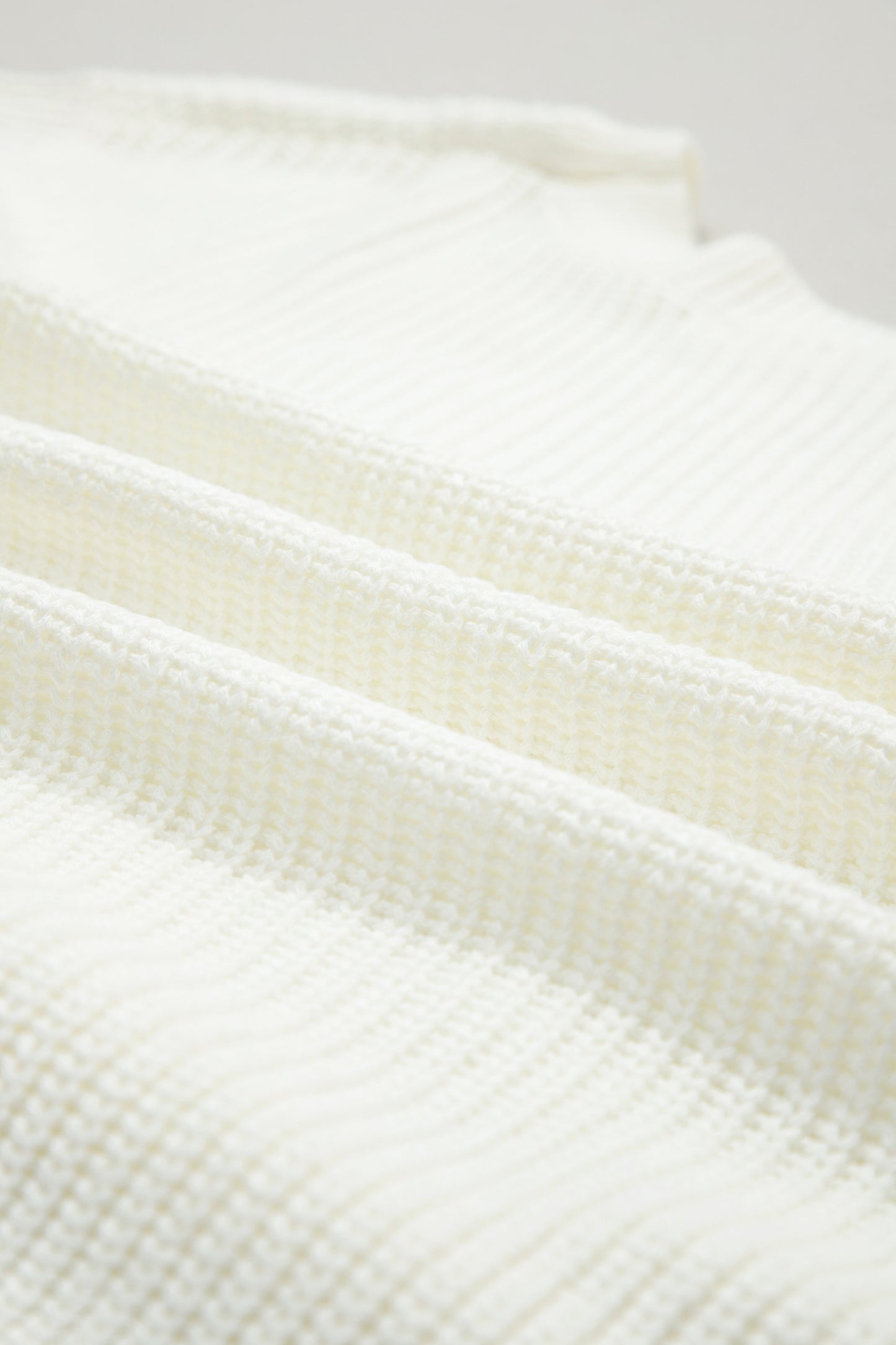 White Crochet Horseshoe Short Sleeve Knit Sweater
