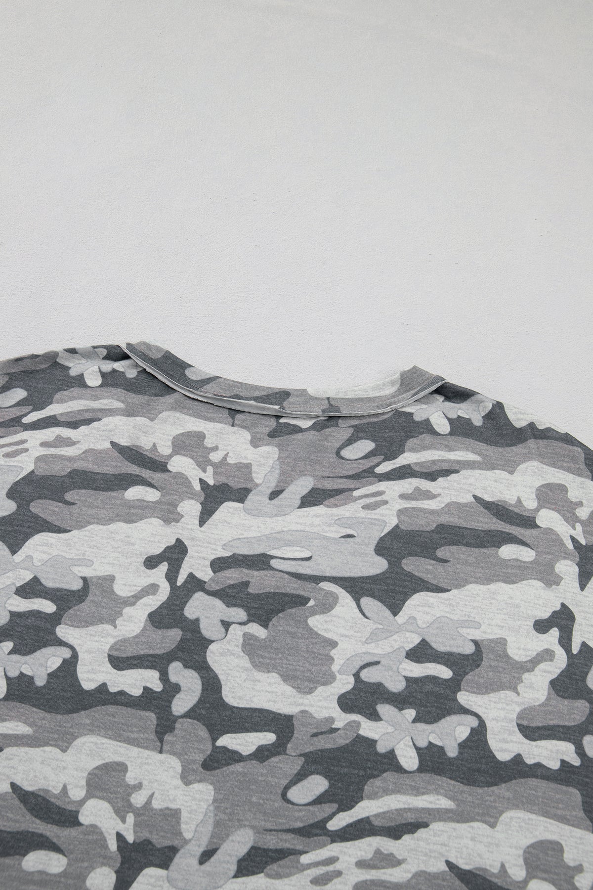 Green Retro Camouflage Print Raw Edge V Neck Tee