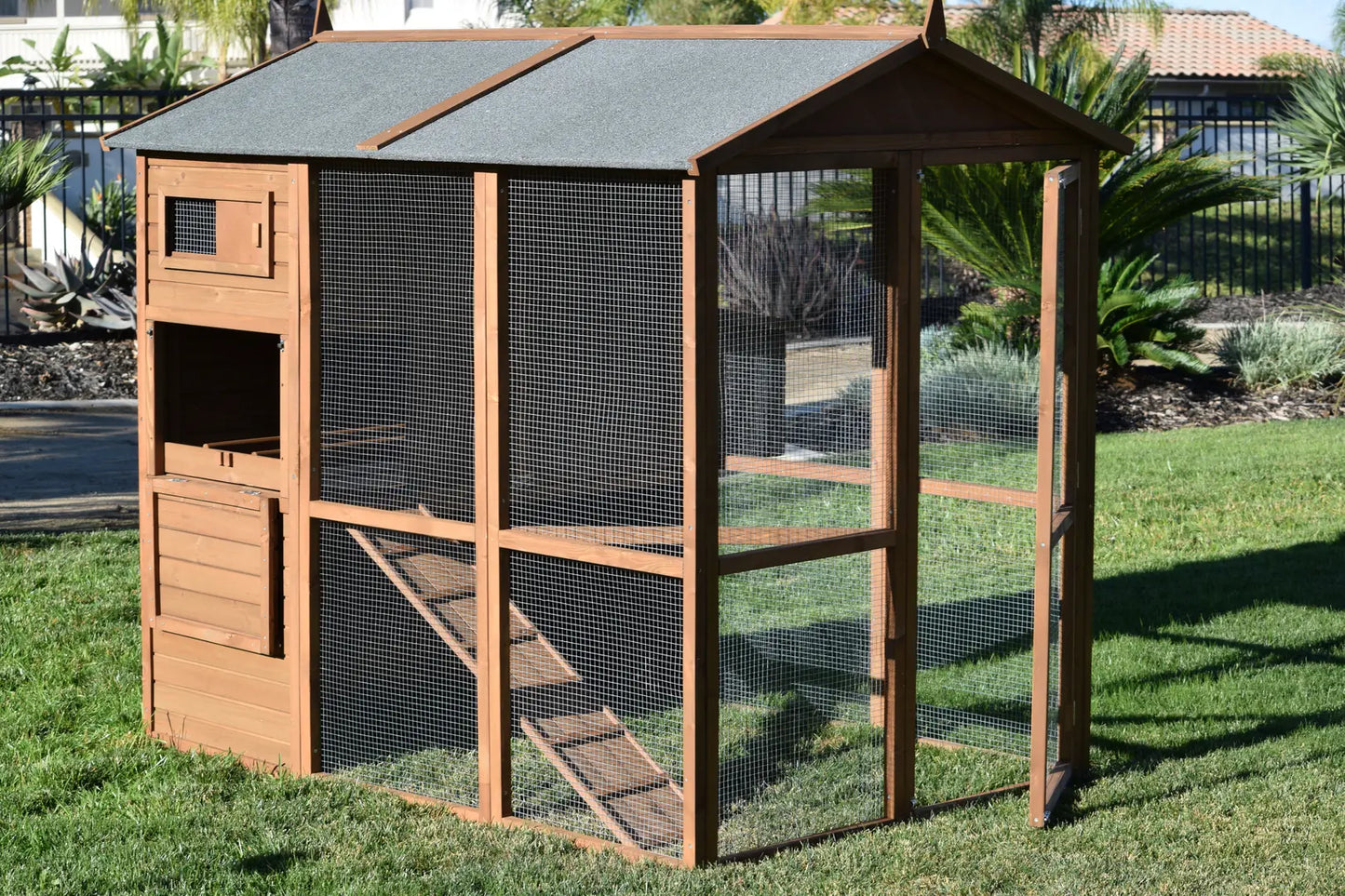 Pueblo Grand Walk-In Chicken Coop