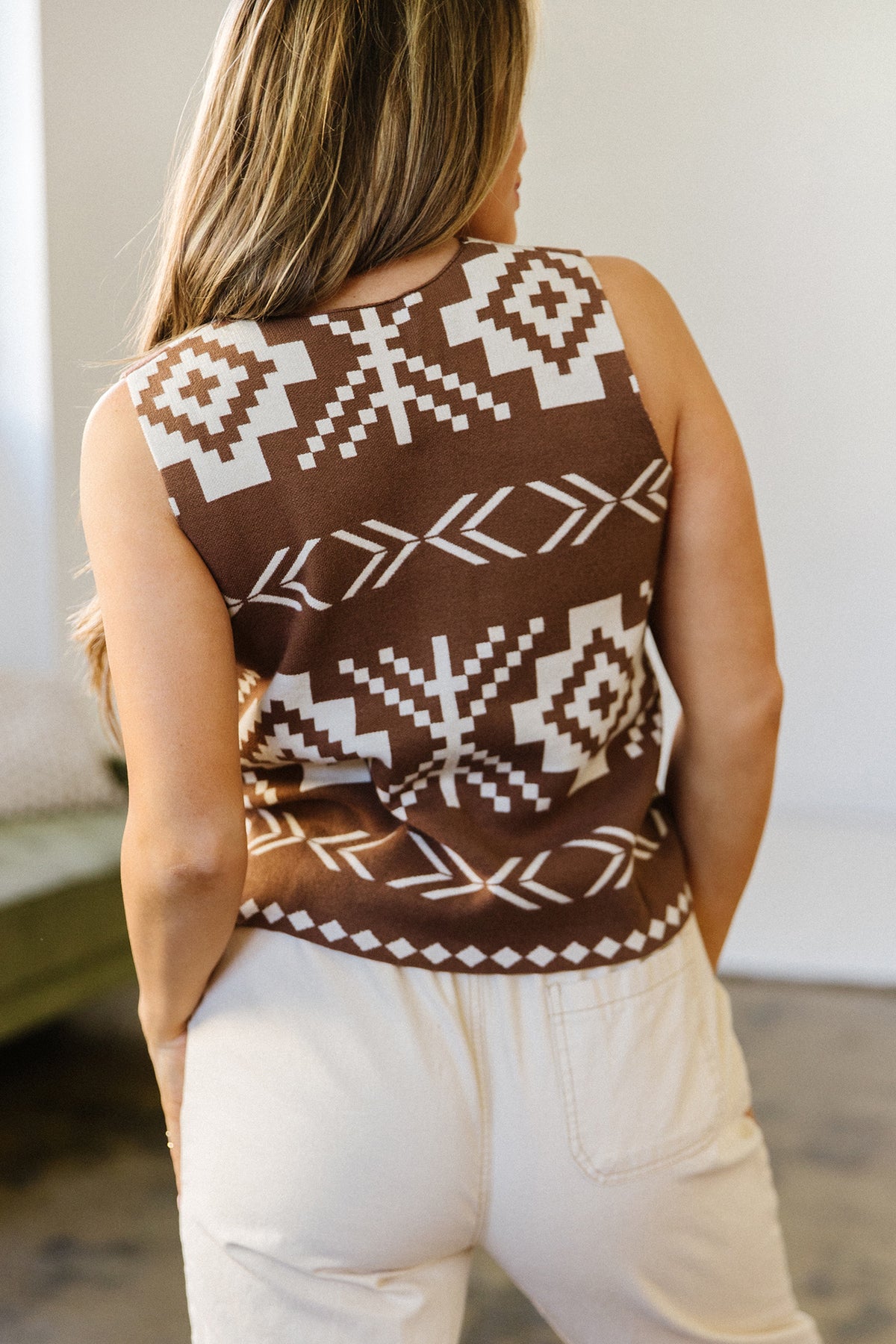 Brown Western Geometric Pattern Sleeveless Knit Sweater Vest