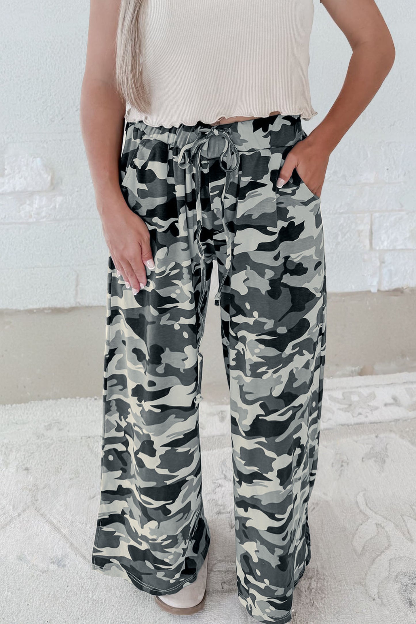 Green Camouflage Print Drawstring Casual Pants