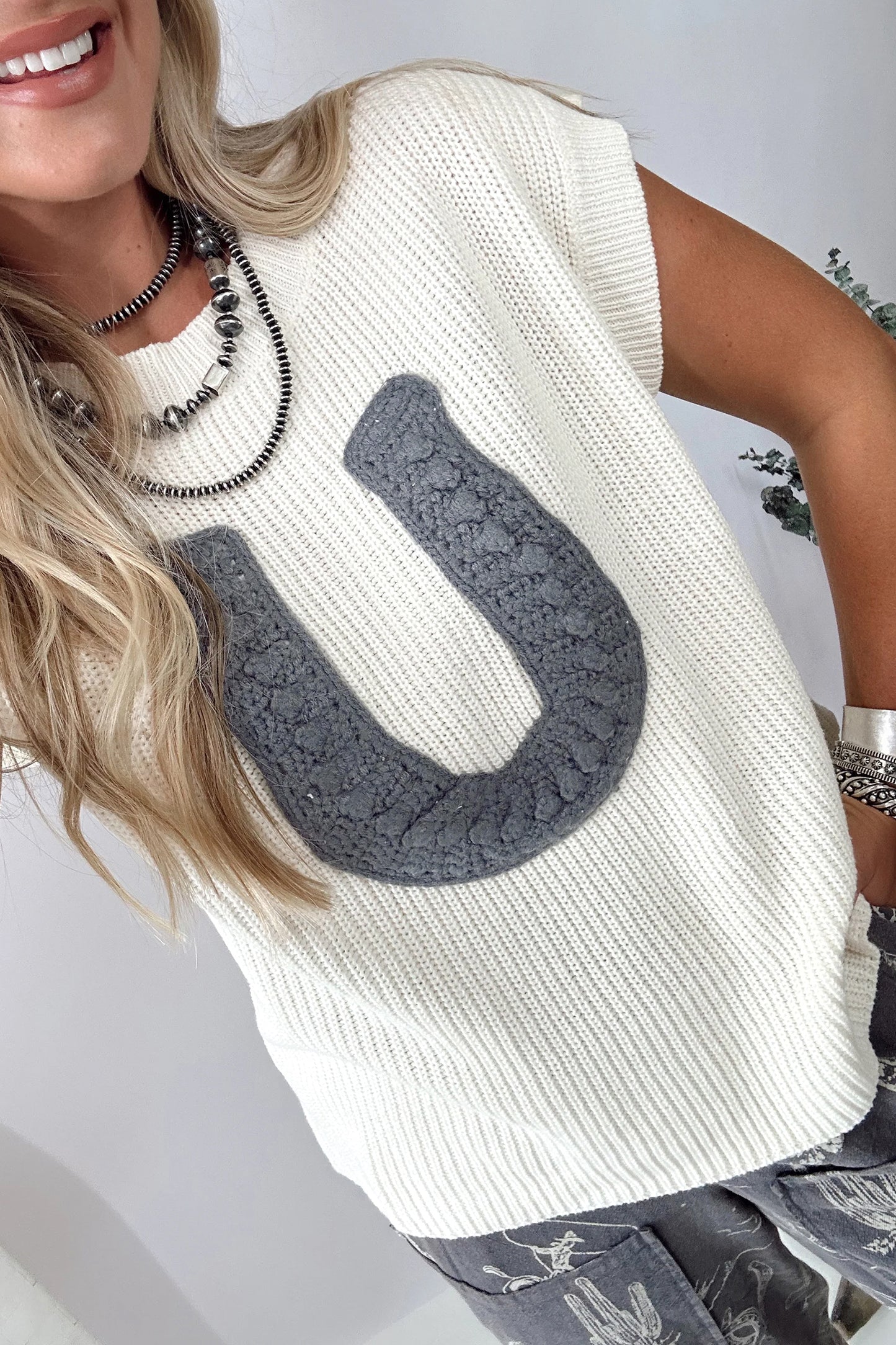 White Crochet Horseshoe Short Sleeve Knit Sweater