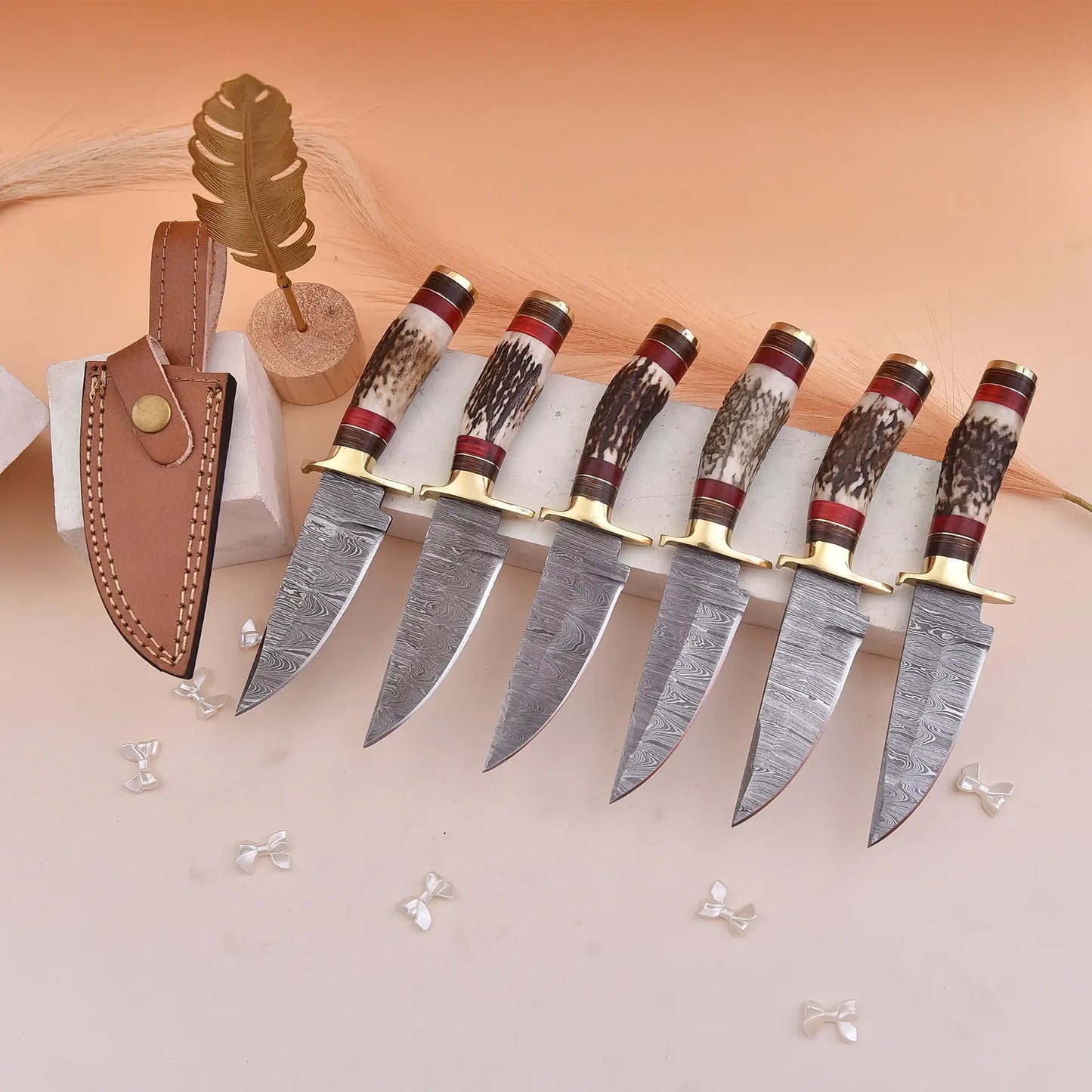 8' Damascus knife with leather sheath, Horn handle